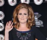 Selon le magazine  Forbes , Adele a gagné 18 millions de dollars cette année. Ici photographiée à Los Angeles, le 28 août 2011.