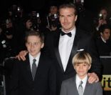 David Beckham et ses enfants Brooklyn et Romeo le 19 décembre 2011 à Londres