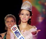 Delphine Wespiser, lors de son sacre pour l'élection de Miss France 2012 le 3 décembre 2011