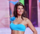 Laury Thilleman, sublime en bikini, lors de l'élection Miss France 2011 à Caen en décembre 2010