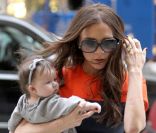 Victoria Beckham a donné naissance à sa fille Harper Seven le 10 juillet 2011.<br />
