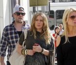 Hilary Duff enceinte, se promène avec son mari Mike Comrie, à Los Angeles le 29 décembre 2011
