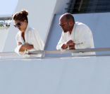 Rosie Huntington-Whiteley : Une drôle de tenue relax pour passer à 2012