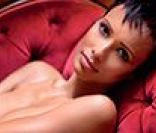 Sonia Rolland en couverture du livre Toutes nues pour Véronique Vial