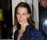 Elettra Wiedemann brave le froid dans sa combinaison en dentelle à New York, le 9 janvier 2012.