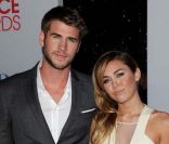 Miley Cyrus et Liam Hemsworth aux People's Choice Awards à Los Angeles, le 11 janvier 2012.