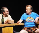 Dominique Pinon au côté de Bruno Solo en août 2011 dans la pièce L'ouest Solitaire