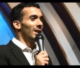 Mustapha El Atrassi dans le teaser de son documentaire L.A. Trassi