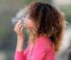 Rihanna et le mystère de la cigarette roulée des plus étranges : Serait-elle devenue accro durant ses quelques jours de vacances à Hawaï le 16 janvier 2012 ?