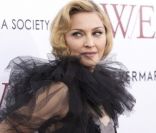 Madonna présente son film W.E. le 23 janvier 2012 à New York.