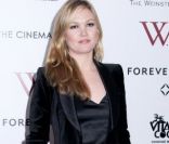 Julia Stiles à l'avant-première de W.E. à New York, le 23 janvier 2012.