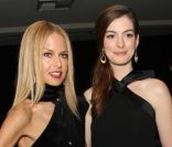 Rachel Zoe et Anne Hathaway, stars du gala organisé dans l'enceinte de la Sunset Tower à Los Angeles, le 23 janvier 2012.