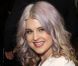 Kelly Osbourne, élégante et sobre dans une robe blanche à Los Angeles, le 23 janvier 2012.
