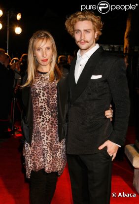 Sam Taylor-Wood et Aaron Johnson le 26 octobre 2011 à Londres