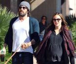 Jennifer Garner et Ben Affleck se baladent tranquillement avec leur chien à Brentwood, le 25 janvier 2012