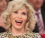 Amanda Lear lors de l'enregistrement de l'émission Vivement Dimanche, diffusée dimanche 29 janvier 2012 sur France 2