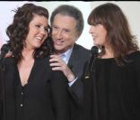 Emmanuelle Guichard, notre célèbre Poupe, et Michel Drucker lors de l'enregistrement de l'émission Vivement Dimanche, diffusée dimanche 29 janvier 2012 sur France 2