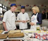 La duchesse Camilla donnait le coup d'envoi, mercredi 25 janvier, de la compétition scolaire nationale Cook for the Queen en vue du jubilé de diamant de la reine Elizabeth II. Verdict sur les tables du banquet à Buckingham en juin 2012.