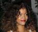 Rihanna se fait un nouveau tatouage, affole la Toile et éclate des records