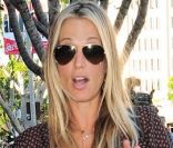 Molly Sims, enceinte, fait du shopping à Los Angeles, le 26 janvier 2012