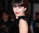 Nolwenn Leroy sur le tapis rouge des 13e NRJ Music Awards, le 28 janvier 2012 à Cannes. Malgré une météo peu clémente et quelques gouttes, les invitées de l'événement ont offert un spectaculaire défilé.