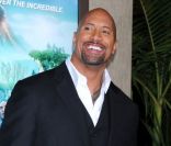 Dwayne Johnson lors de l'avant-première du film Voyage au centre de la Terre  2 à Los Angeles le 2 février 2012
