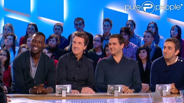 Omar Sy, François Cluzet, Eric Toledano et Olivier Nakache sur le plateau du Grand Journal mardi 7 février 2012 sur Canal +