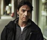 Yvan Attal dans 38 témoins.