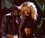 Rihanna : Un show sexy sur We Found Love lors de la 54e cérémonie des Grammy Awards au Staples Center de Los Angeles le 12 février 2012