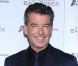 Pierce Brosnan: L'espion de Sa Majesté roucoule à Saint-Trop' avec Emma Thompson