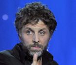 Stéphane Guillon sur scène à Bobino, à Paris, le 29 mars 2010.