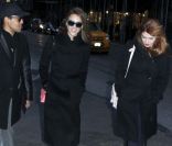 Jessica Alba entourée d\'amis à New York le 14 février 2012