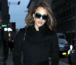 Jessica Alba abandonne son Valentin pour rayonner à New York