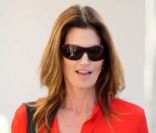 La superbe Cindy Crawford en balade à Malibu avec son mari pour la Saint-Valentin. Le 14 février 2012.