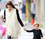 Alessandra Ambrosio avec sa petite fille Anja le 15 février 2012 à Los Angeles