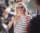 Kate Moss en plein shooting à Londres pour la campagne printemps-été 2012 de Vogue Eyewear.