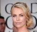 Charlize Theron, sirène hollywoodienne qui domine le classement des plus belles blondes d'Hollywood