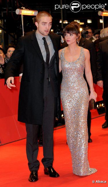 Robert Pattinson sur le tapis rouge à l'occasion de la projection de  Bel Ami  à Berlin, dans le cadre du 62e Festival international du film de Berlin, le vendredi 17 février 2012.