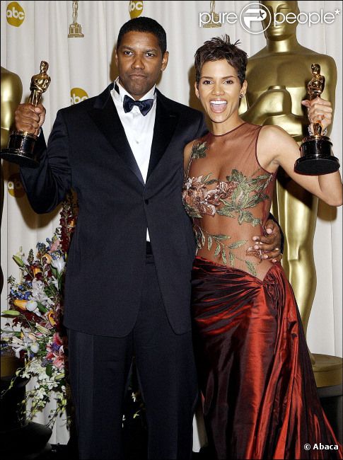 Halle Berry et Denzel Washington, en février 2002.