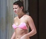 Lea Michel parfaite en bikini rose, prend du bon temps sous le soleil du Mexique. Février 2012