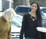 Camila Alves : ravie de la complicité entre sa belle-mère et sa petite Vida à Austin, Texas, le 26 février 2012