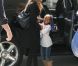 Angelina Jolie embarque de l'aéroport de L.A. avec ses deux filles aînées Zahara et Shiloh, destination Amsterdam le 13 mars 2012