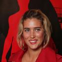 Vahina Giocante sensuelle en rouge, Paz de la Huerta mystérieuse en noir