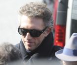 Vincent Cassel, André Dussollier : émotion aux obsèques de Michel Duchaussoy