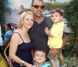 Melissa Joan Hart en compagnie de son mari et de ses deux garçons en août 2011 à Santa Monica pour la présentation du Roi Lion en 3D