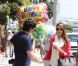 Alors que Jessica Alba se rend à son bureau à Santa Monica des photographes lui souhaitent déjà un bon anniversaire. Le 27 avril 2012.