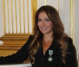 Hélène Ségara décorée avant ses grandes retrouvailles avec le public