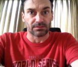 Jon Hamm joue les psys le temps d'un courrier du coeur pour le site Rookie, un site pour adolescent