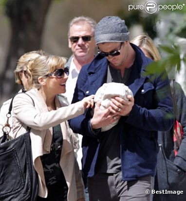 Elsa Pataky et son mari Chris Hemsworth : Premiere sortie avec leur petite India...