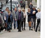 Elsa Pataky et son mari Chris Hemsworth se promènent en famille dans les rues de Londres avec leur petite fille India Rose, née le 11 mai 2012